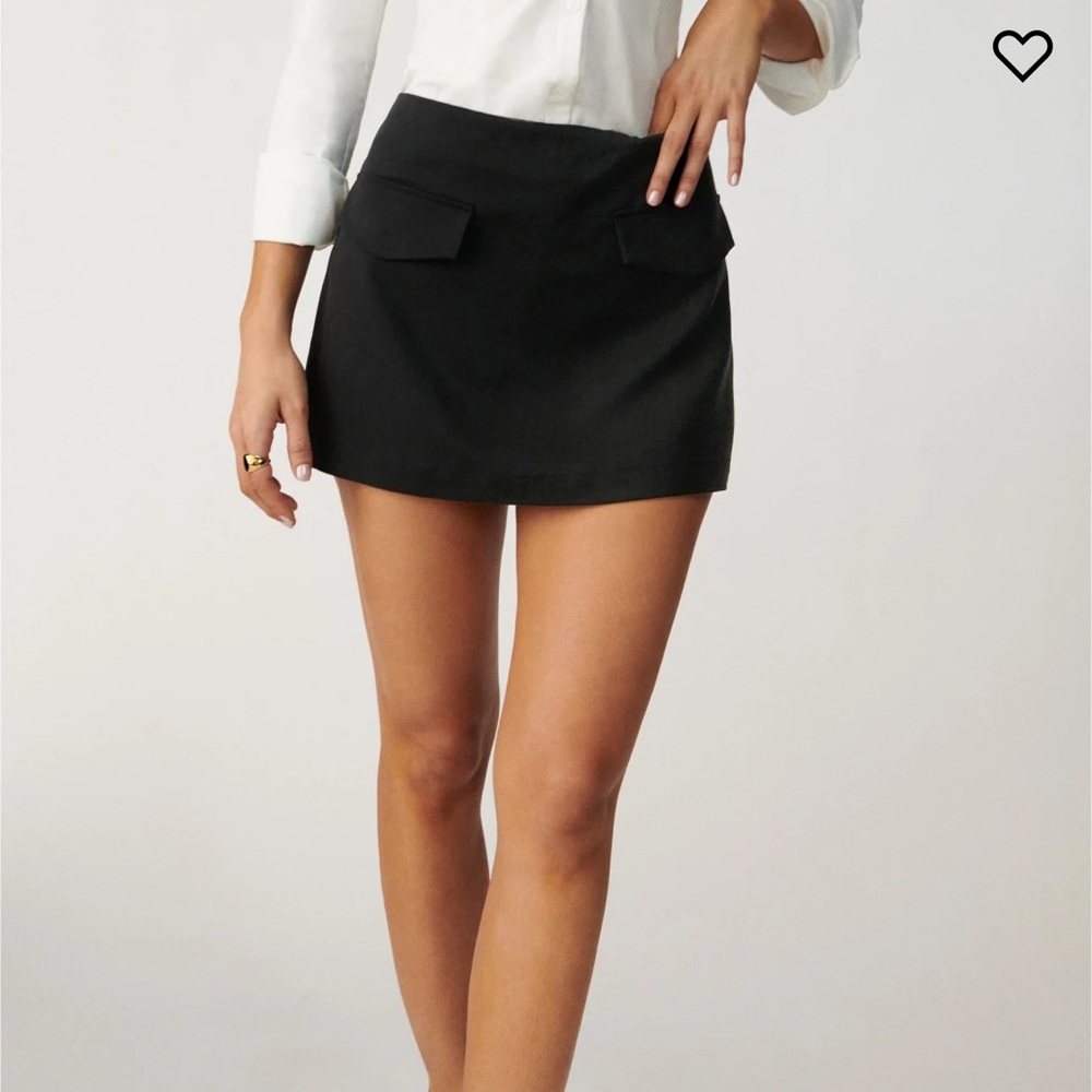Imogen skort reformation worn once in black size 6